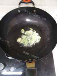 唇齿留香的芹菜炒鸡蛋做法图解5)