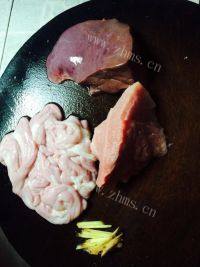 鲜美的猪肝粉肠瘦肉汤做法图解1)