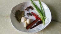 美味的梅干菜烧肉做法图解4)