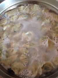 喷香的三鲜饺子做法图解8)