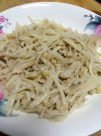 香气浓郁的金针菇炒鸡蛋做法图解2)