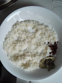 鲜美可口的粉蒸肉做法图解3)