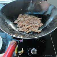 家常菜黄瓜炒瘦肉做法图解4)