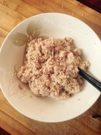 炸豆腐鲜肉小丸子做法图解6)