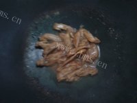 美味的腐竹焖鸡翼尖做法图解9)