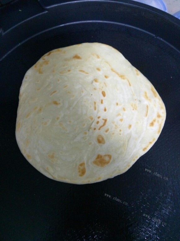 热腾腾的手抓饼