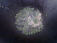 易做的豆角炒肉做法图解3)