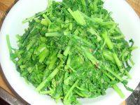 家常菜凉拌茼蒿做法图解3)