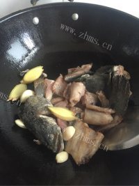 回味无穷的酸菜鱼做法图解6)