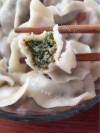 美味的香椿大肉饺做法图解5)