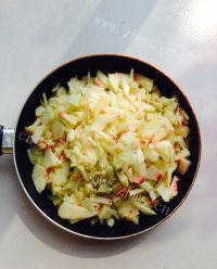 可口的桃子冰皮月饼做法图解9)