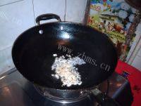 家常菜虾皮炒西葫芦做法图解3)
