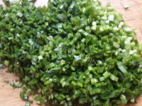 美味的韭菜鸡蛋馅饼做法图解4)