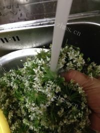 口感极佳的韭花酱做法图解3)