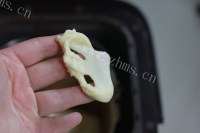醇香美味螺管花生酱面包做法图解2)