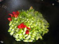 色香味具全的丝瓜炒毛豆做法图解4)