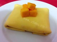 色泽鲜亮的芒果班戟做法图解9)
