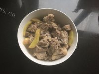 西红柿土豆牛腩煲做法图解1)