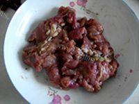 美味的香辣牙签肉做法图解3)