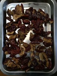 美味的糯米小枣年糕做法图解3)