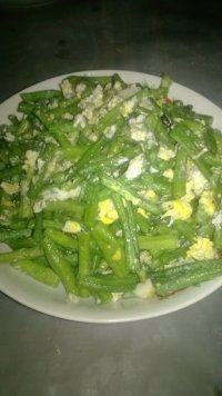 简单的豆角炒鸡蛋