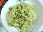 家常菜手撕空心菜梗做法图解3)