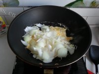 香喷喷的洋葱炒鸡蛋做法图解4)
