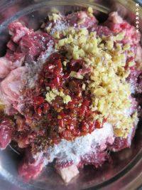 家常菜粉蒸牛肉做法图解3)