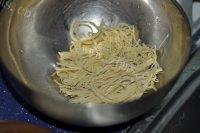 美味凉面条做法图解5)