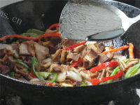 家常菜萝卜干炒腊肉做法图解10)