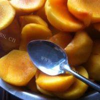 美味的自制黄桃罐头的做法图解二