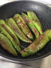 美味的虎皮辣椒做法图解5)
