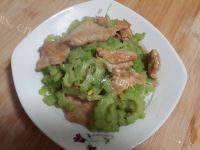 常吃不腻的苦瓜炒肉