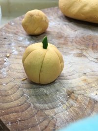 色味俱佳的南瓜饼做法图解6)