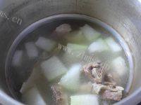 美味的肉骨冬瓜汤做法图解12)
