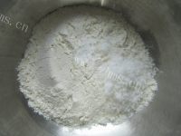唇齿留香的蔓越莓司康做法图解2)