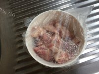 色香味俱全的蒜香排骨做法图解3)