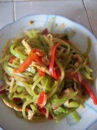 家常菜莴苣炒肉