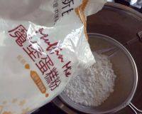 自制芒果蛋糕卷做法图解6)