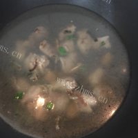 喷香的咖喱土豆焖牛腩做法图解5)