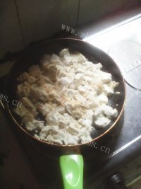 美味的鸡扒豆腐做法图解3)