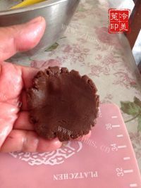 美味的巧克力月饼做法图解8)