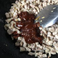 自制酱肉包做法图解6)