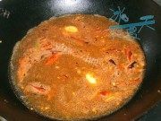 美味的芋头炖鱼头做法图解5)