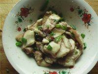 家常菜土豆粉蒸肉做法图解5)