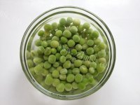 家常菜玉米豌豆炒虾仁做法图解4)