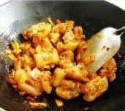 美味的米豆腐焖猪蹄做法图解4)