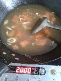 美味的西红柿紫菜蛋汤做法图解5)