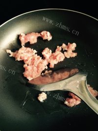 美味的猪肉煲仔饭做法图解6)