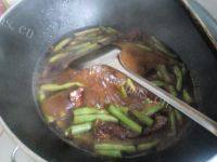家常菜排骨炖豆角做法图解14)